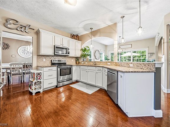 4th image of 12335 Summerwood Dr