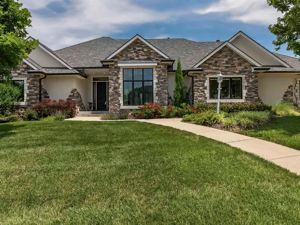 3742 SW Clarion Park Dr, Topeka, KS 66610