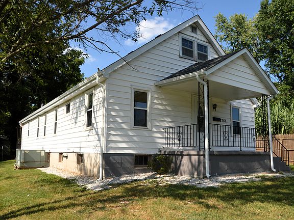 2nd image of 2751 W Walnut Street