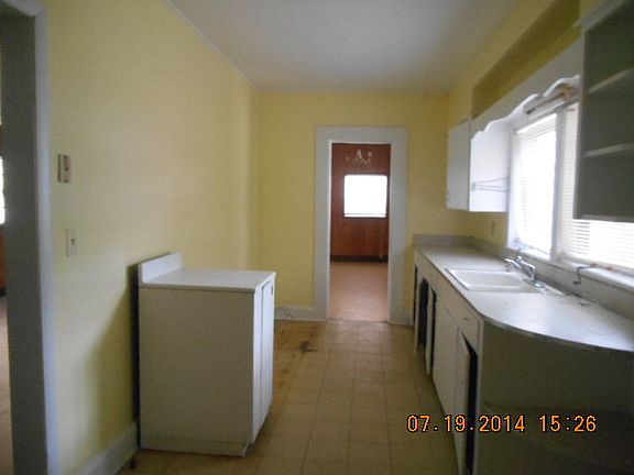 5th image of 121 Jessie Ave