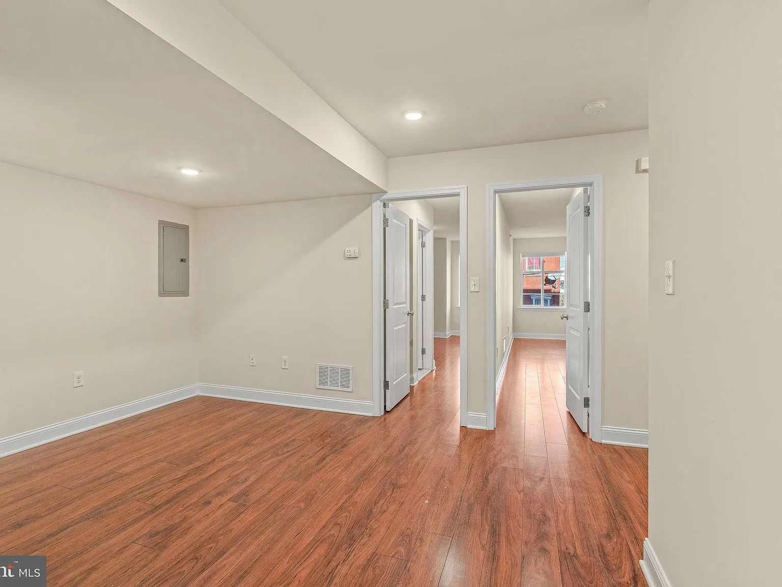 3 bed, 1200 sqft, $600 — Photo 3