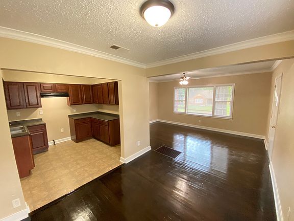 3rd image of 3087 Larkspur Dr