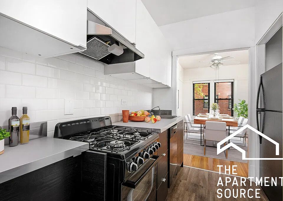 1st image of 640 W Cornelia Ave #640W1