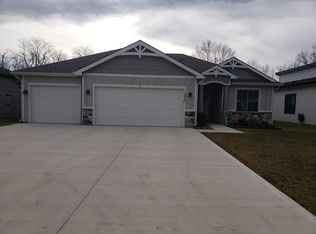 2529 E 26th Ter, Lawrence, KS 66046