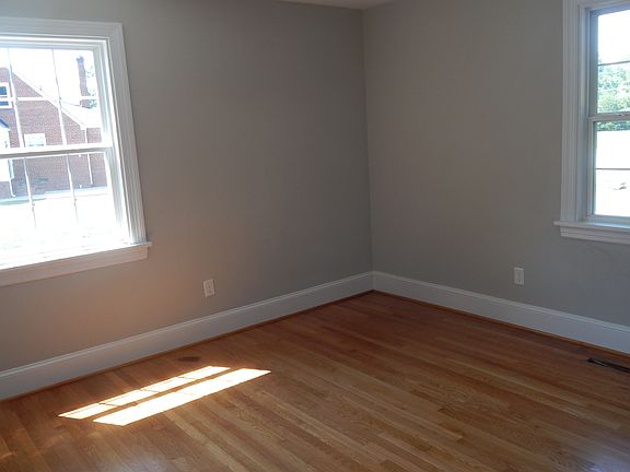3rd image of 3411 Griffin Ave