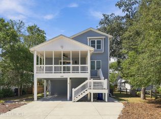 105 SW 11th St, Oak Island, NC 28465