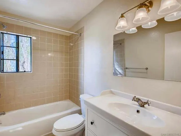 9250 Towne Centre Dr #1 — Photo 9