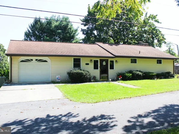 1660 Broad St, Annville, PA 17003