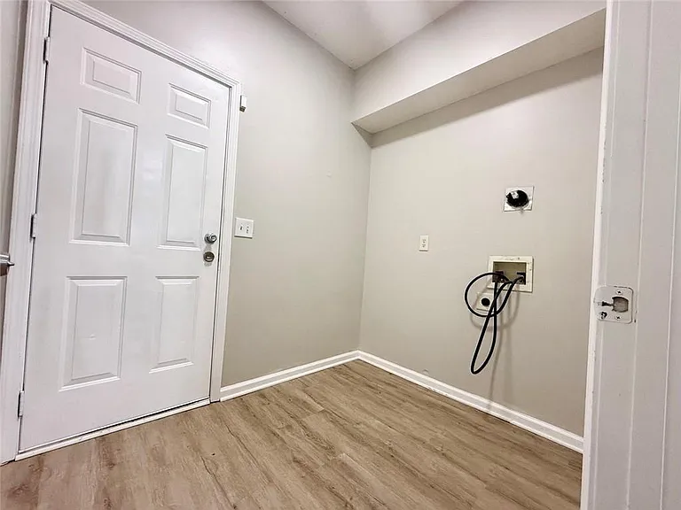 2154 Olmadison Vw — Photo 12