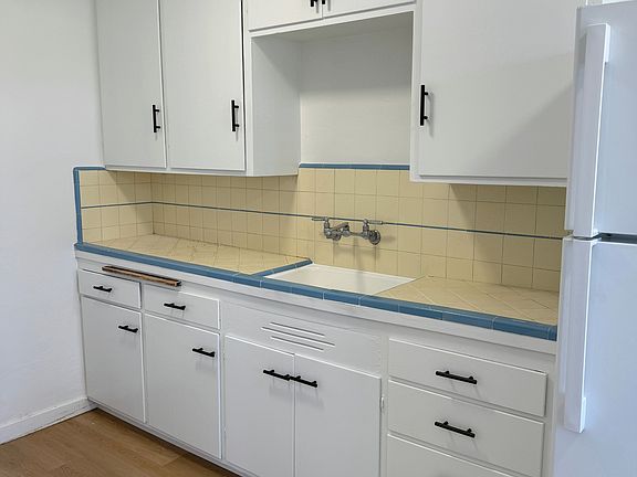 4th image of 1129 El Camino Real #11427812