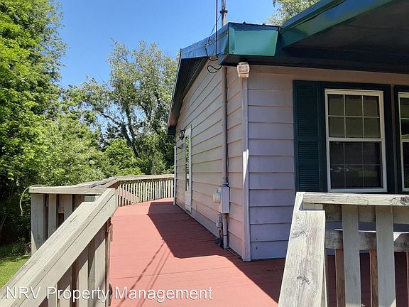 3rd image of 1903 Martin Ave