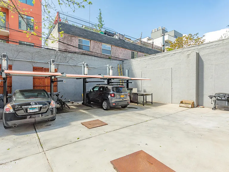 56 Box St #2A — Photo 10