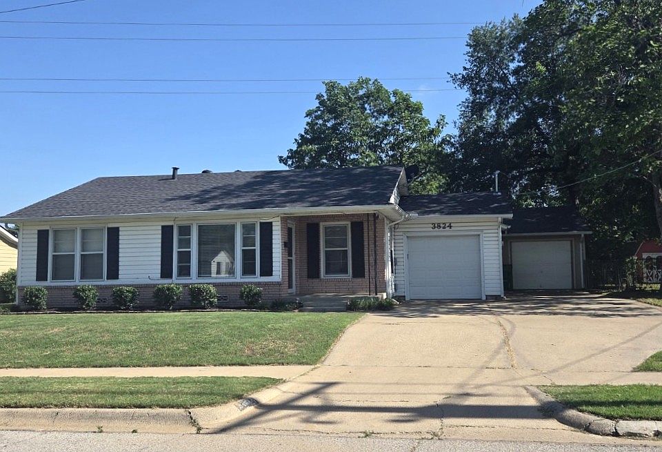 1st image of 3824 Hollis St