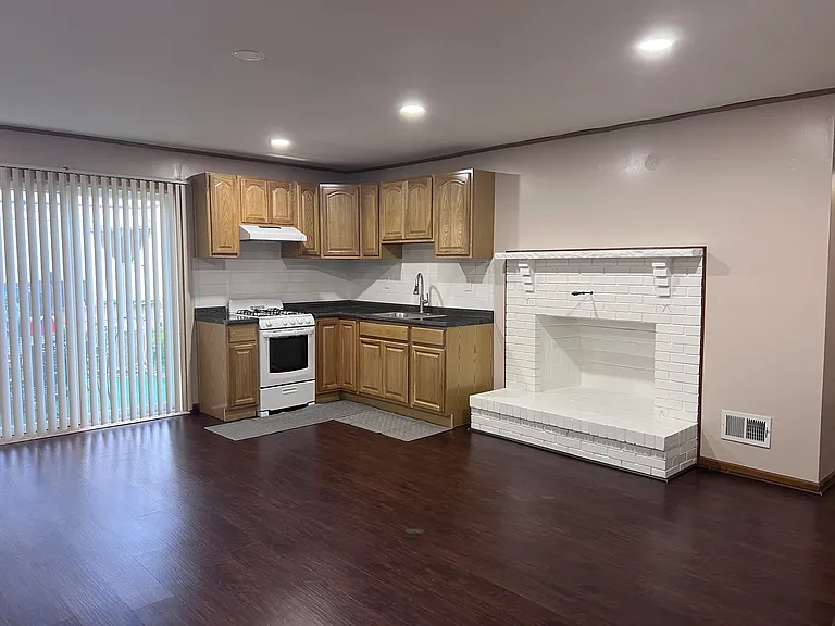 144 Walton Ave #1 — Photo 5