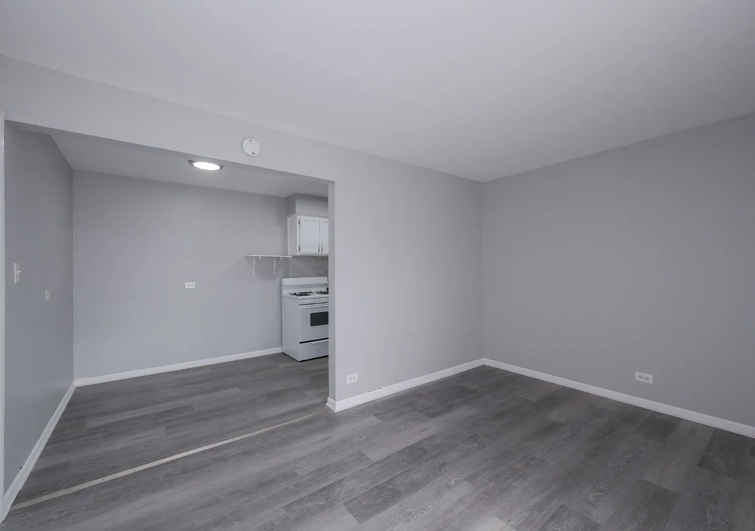 One Bedroom Unit Available — Photo 4