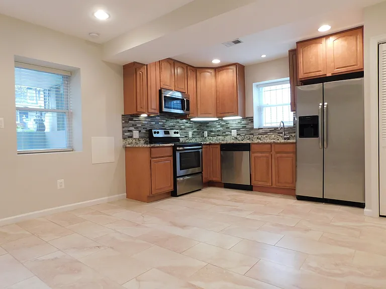 308 Webster St NW #2 — Photo 12