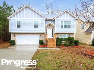 295 Valley View Dr, Fairburn, GA 30213