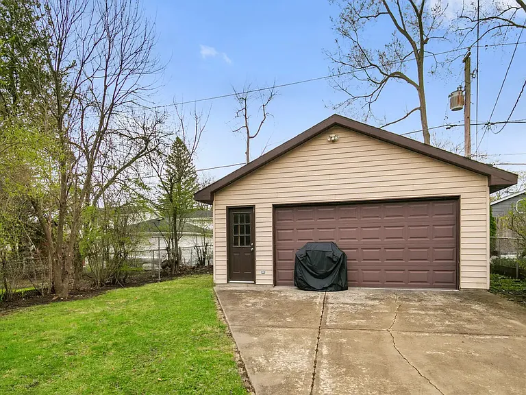 228 Kenloch Ave — Photo 32