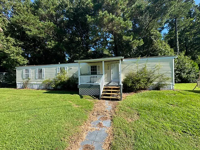 2 bed, $1,200 — Photo 2
