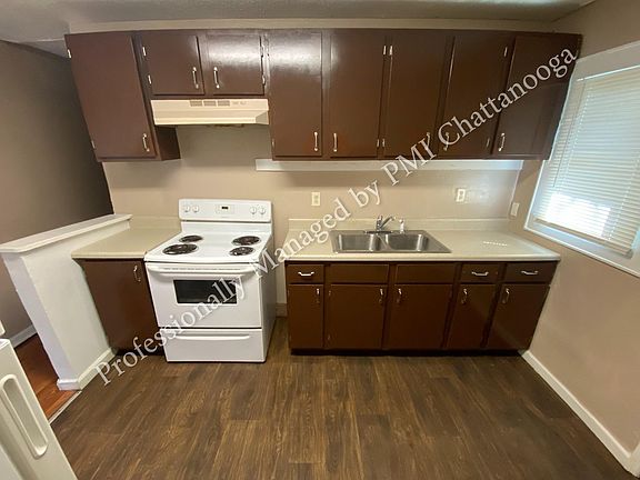 3rd image of 2011 Blackford St #2011