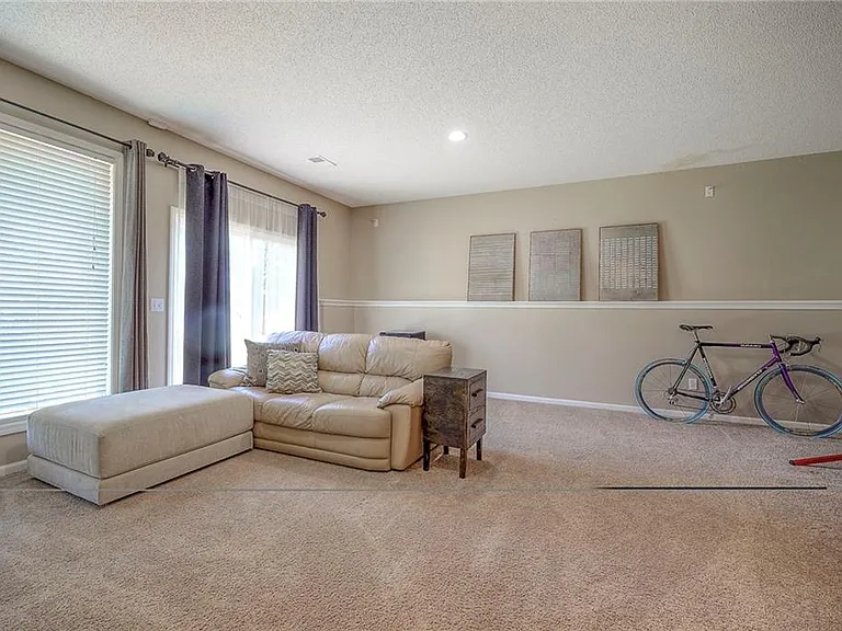 15619 S Brougham Dr — Photo 9