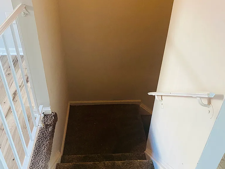2902 Lloyd Ct — Photo 2