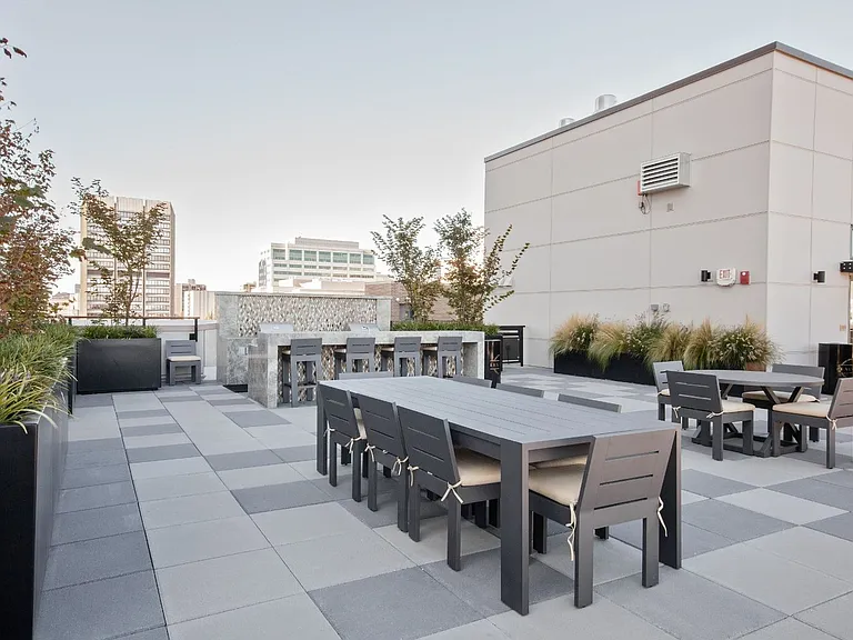 Lexington Apartments — Photo 48