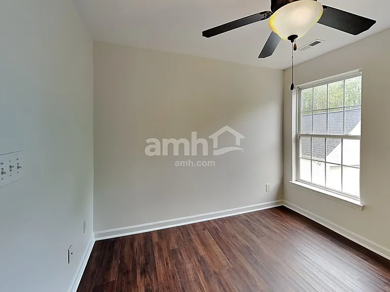 1421 Juniper Hills Ln — Photo 13