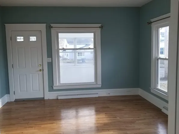 134 W Spruce St, Marshall, MI 49068