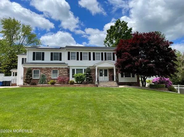 1 Longstreet Road, Manalapan, NJ 07726