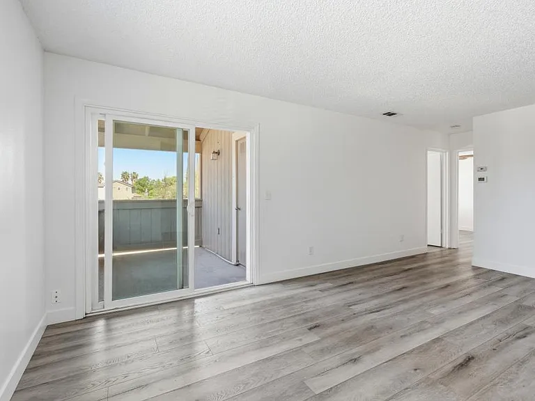 426 Cherry Ln #H — Photo 5