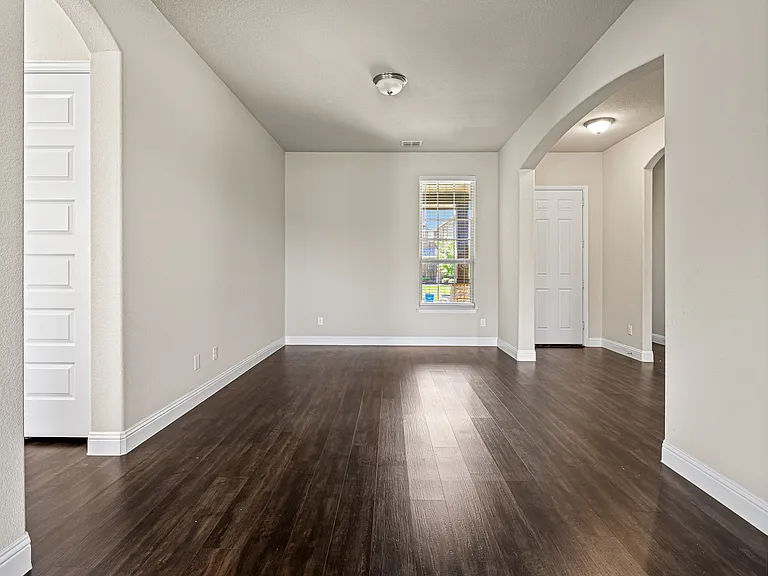 1701 Meadowleaf Ln — Photo 4