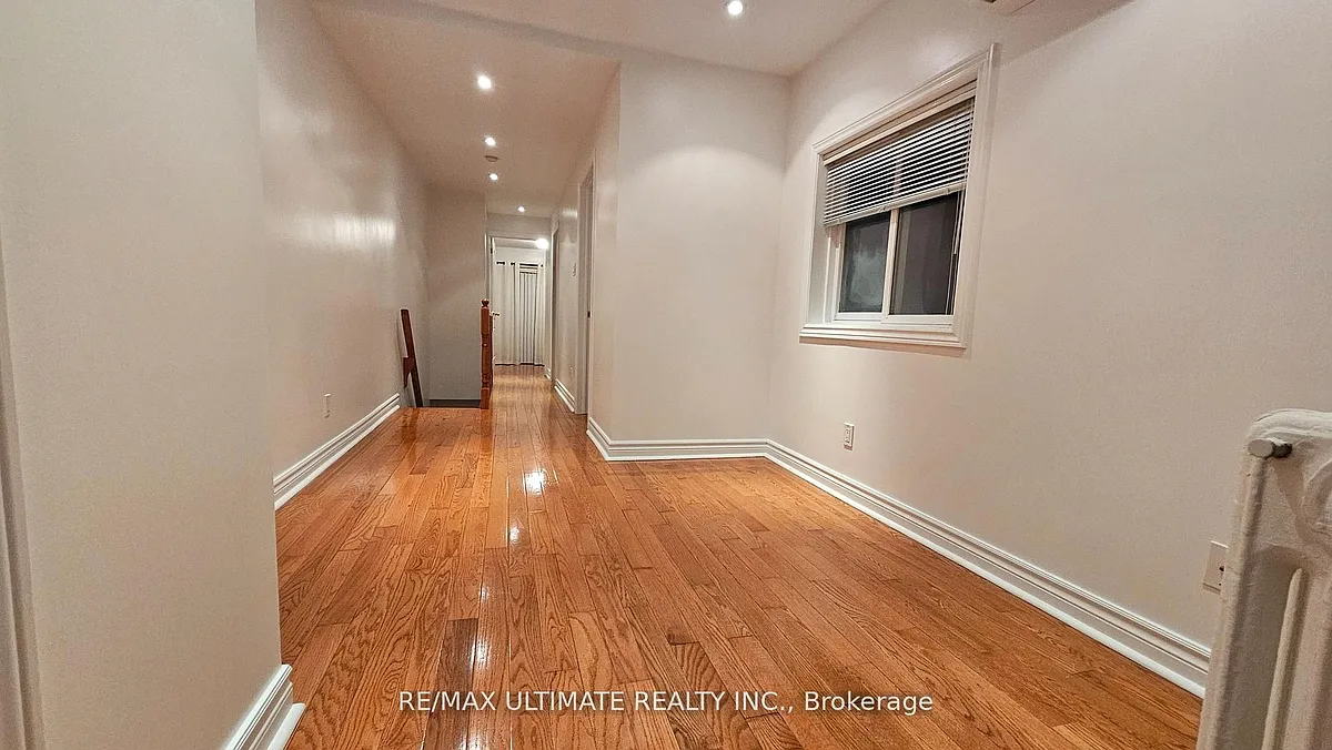 Building Photo - 389 Westmoreland Ave N #2