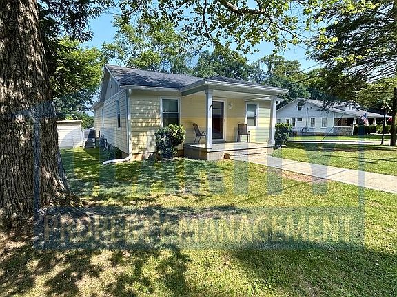 2nd image of 883 Harle Ave NW