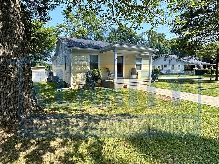 883 Harle Ave NW — Photo 2