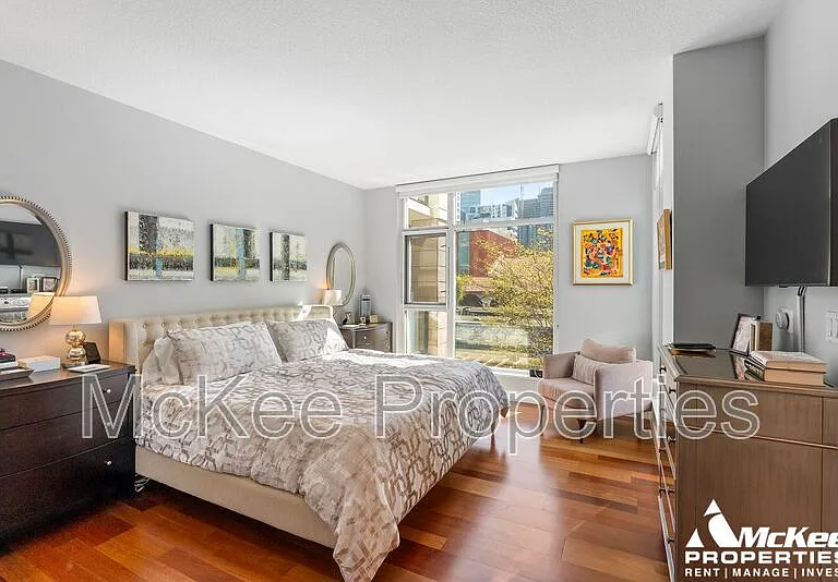 1199 Pacific Hwy #304 — Photo 16