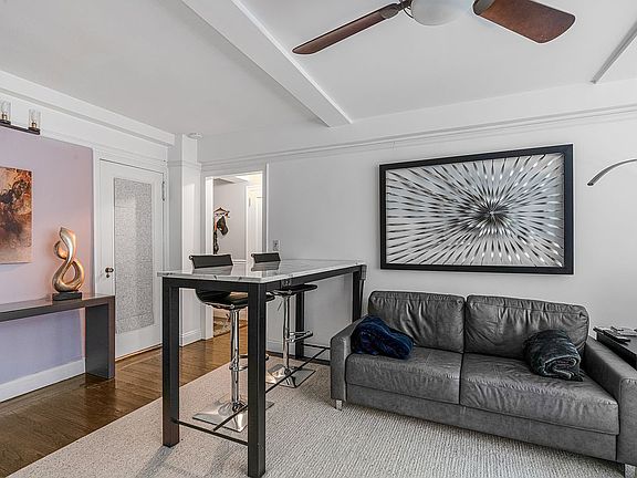 5th image of 321 E 43rd St APT 708