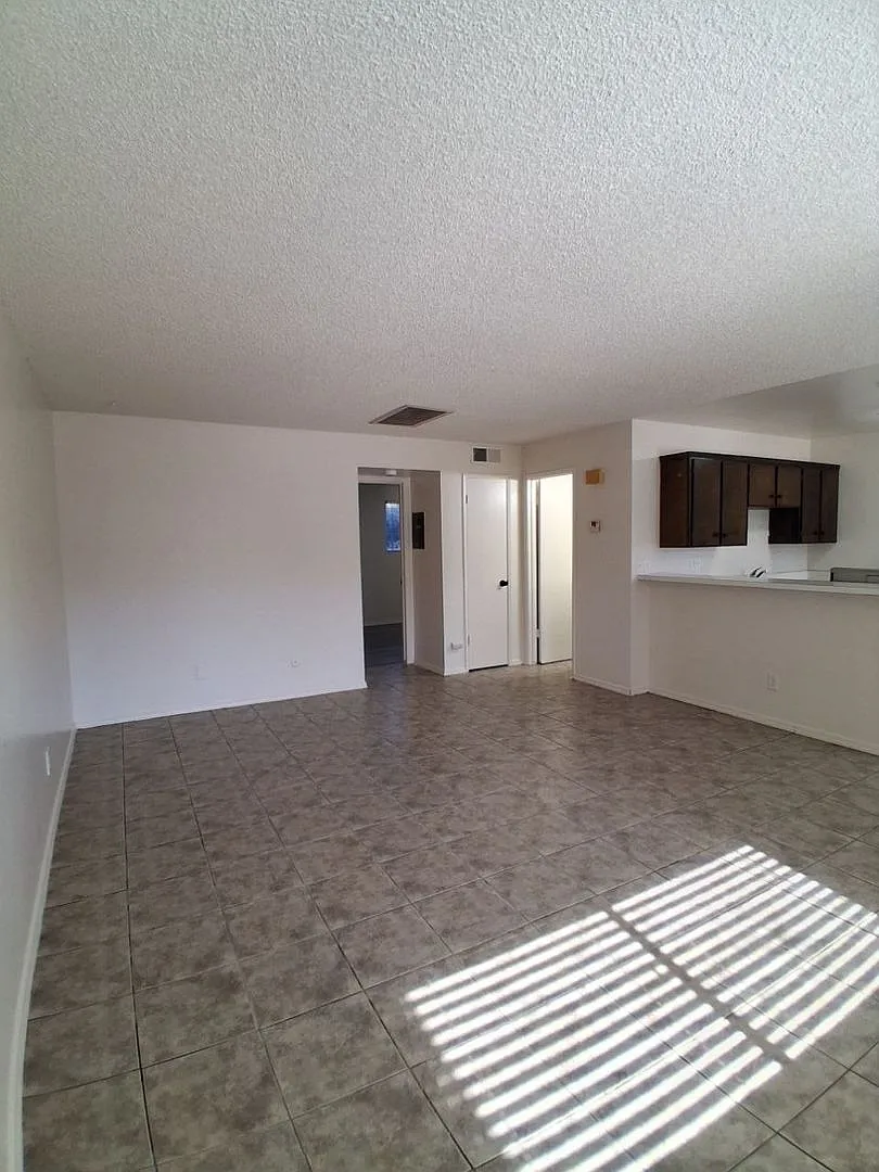 2665 N Wishon Ave OTR — Photo 4