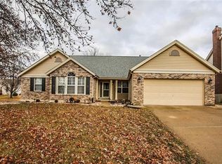 120 Foxtail Dr, Saint Charles, MO 63303