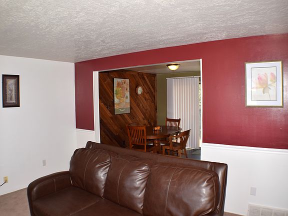 3rd image of 6868 S Dixie Dr