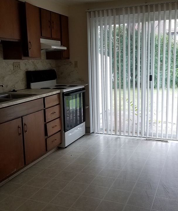 Harding Drive Townshouses Apartment Rentals Erie, PA Zillow