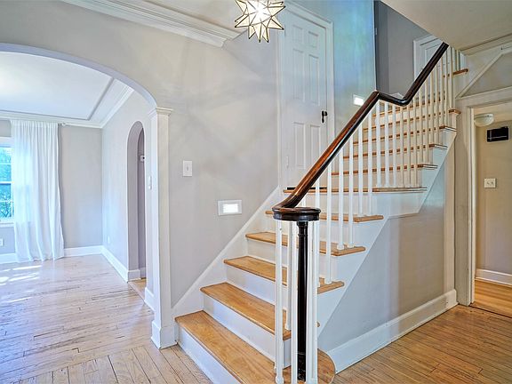 5th image of 43 Overwood Rd