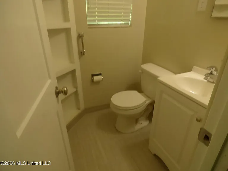 2083 Martin Rd — Photo 10