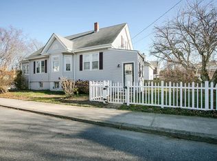 36 Thurston Ave, Newport, RI 02840
