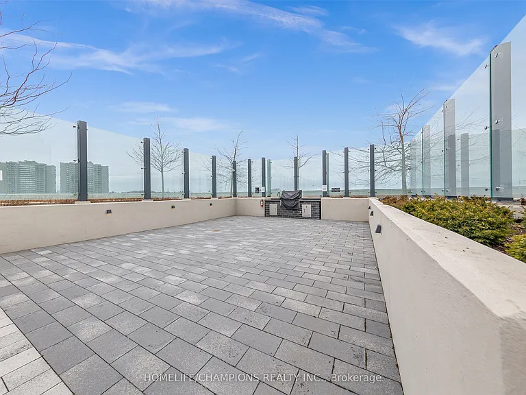 225 Village Green Sq #Penthouse 08 — Photo 39