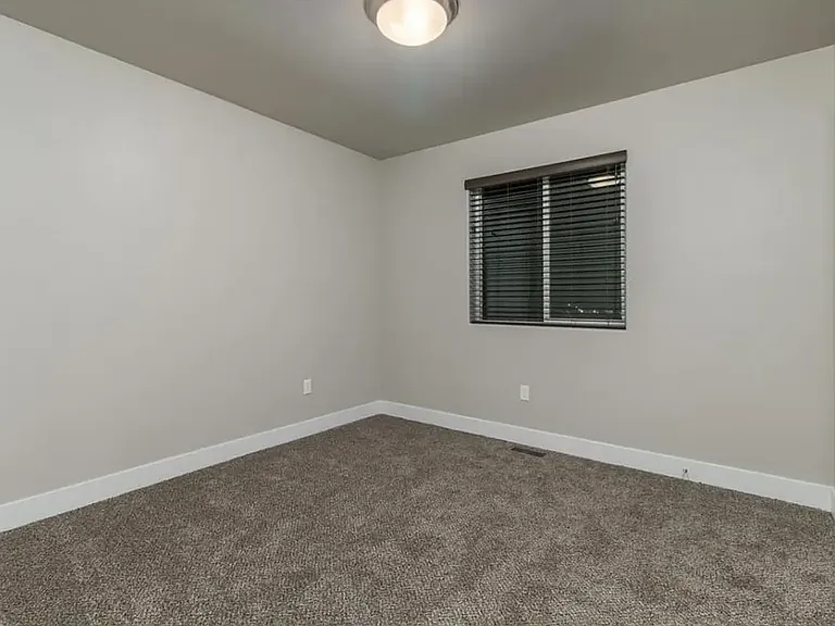 1511 W Pyrite Ln #B — Photo 6