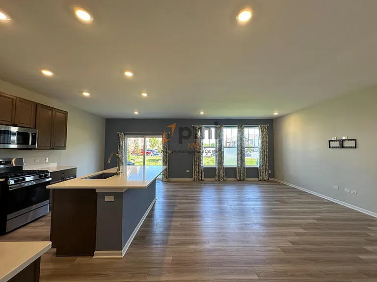 8366 Kannon Dr — Photo 6
