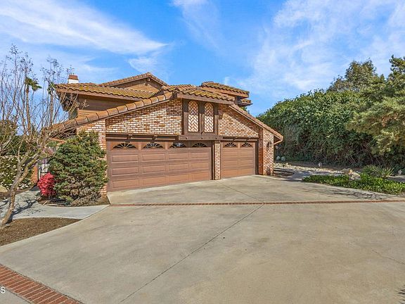 2nd image of 15870 Calumet Ct