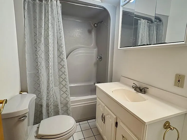 2837 Bedford St #1 — Photo 9