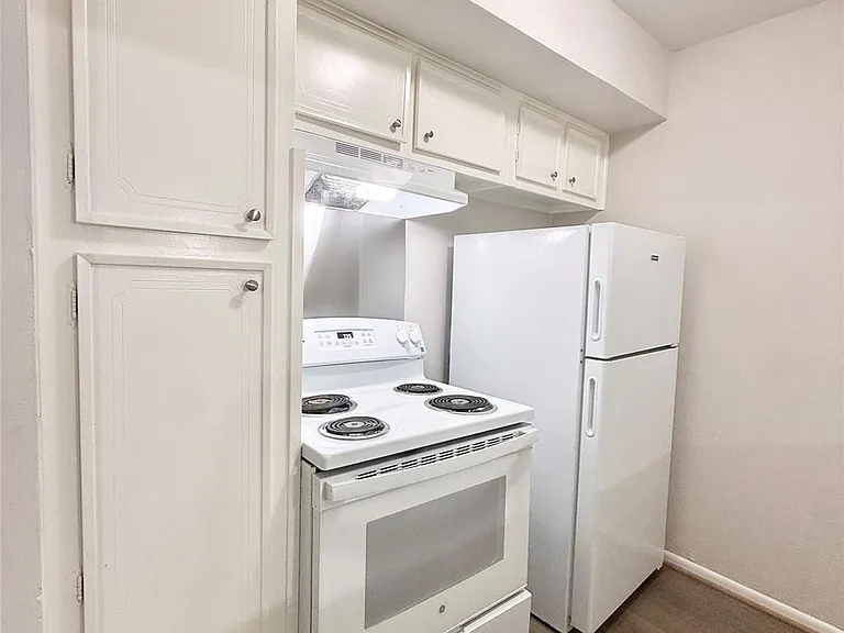321 E Cedar St #9 — Photo 9